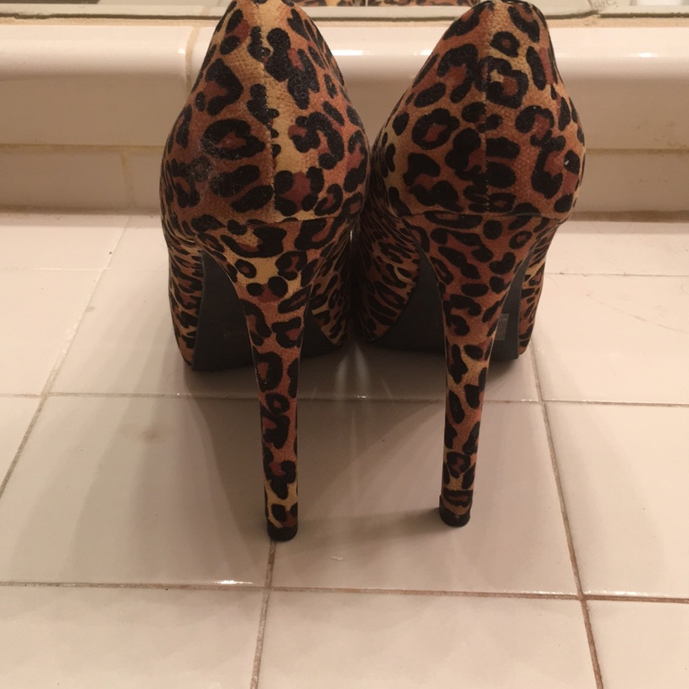 Charlotte Russe Animal print heel - Picture 3 of 5